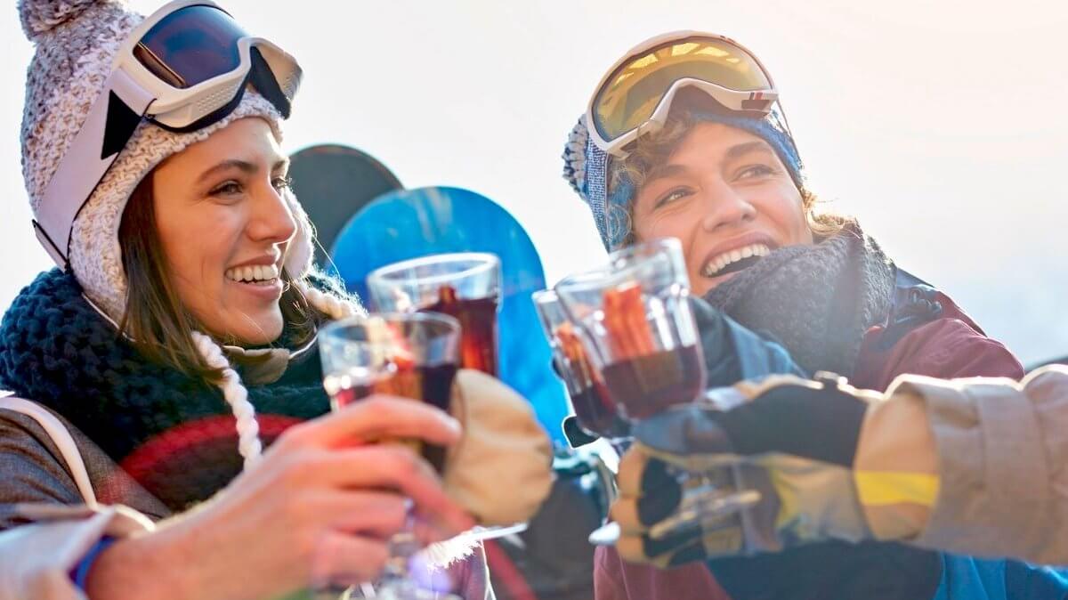 5 Best Ski Resorts for Apres-Ski Socializing