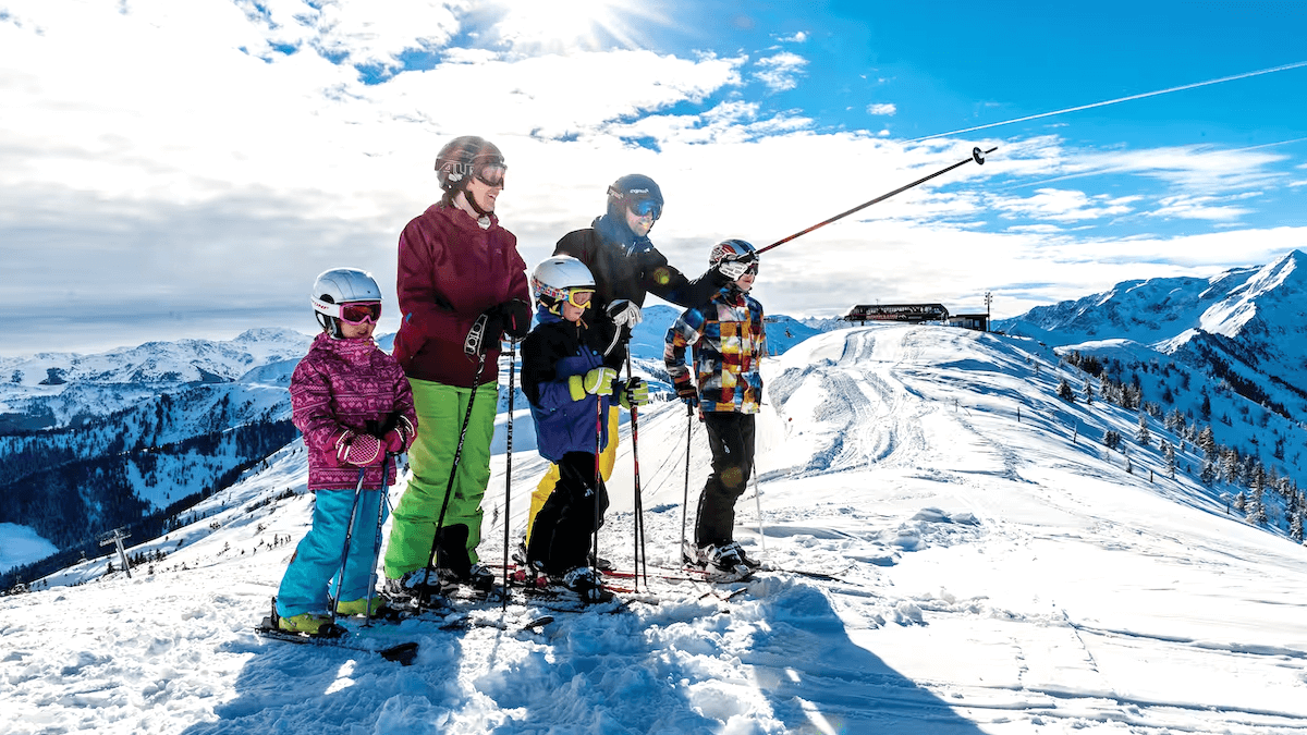 7 Fun Ways to Bond as a Family Skiing